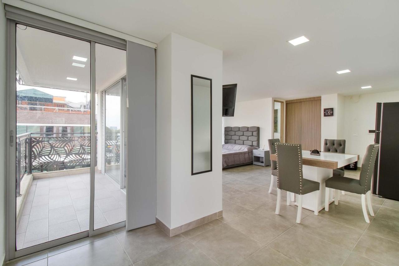 Camelot Apartahotel Medellin Exterior photo