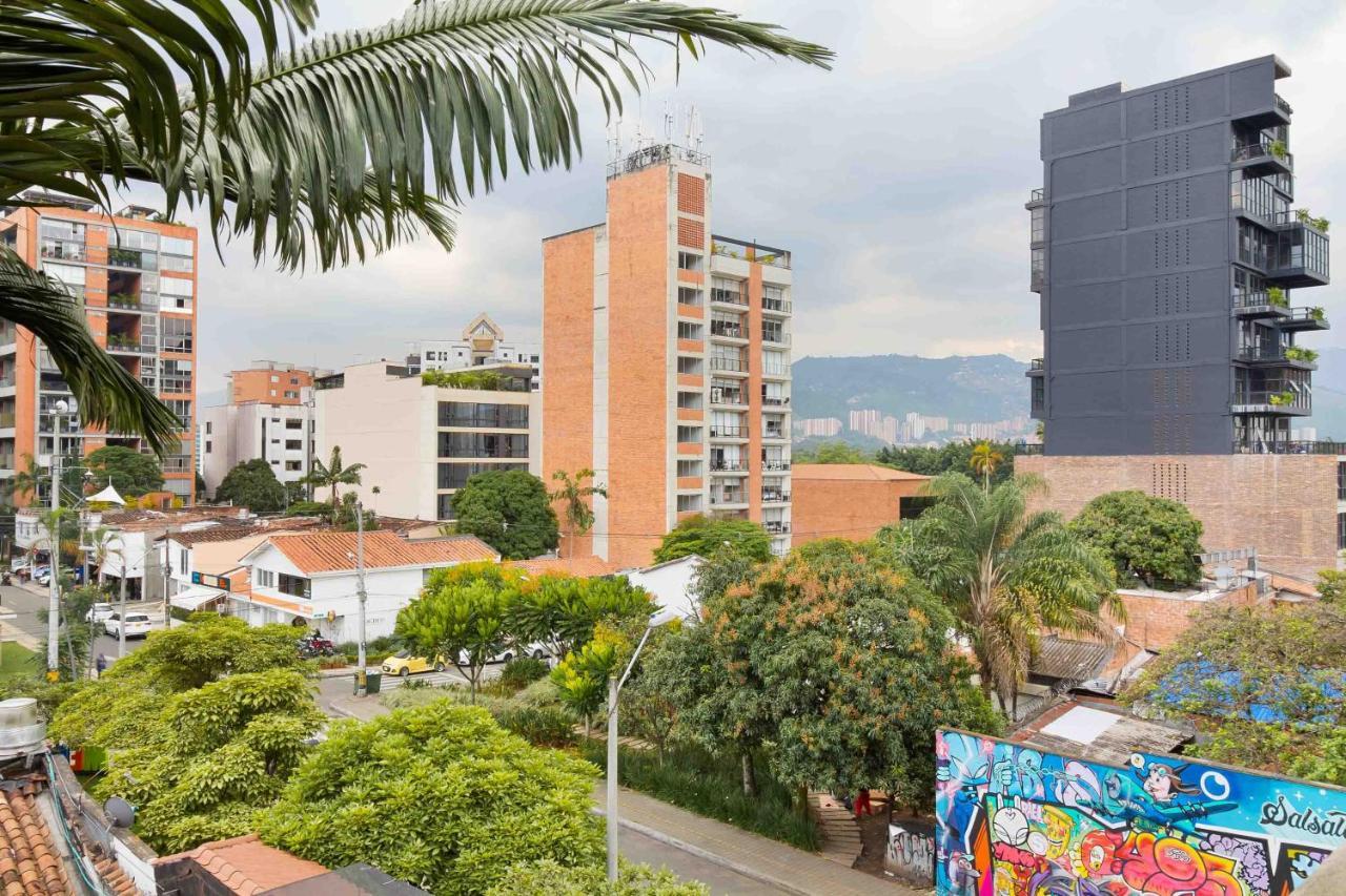 Camelot Apartahotel Medellin Exterior photo